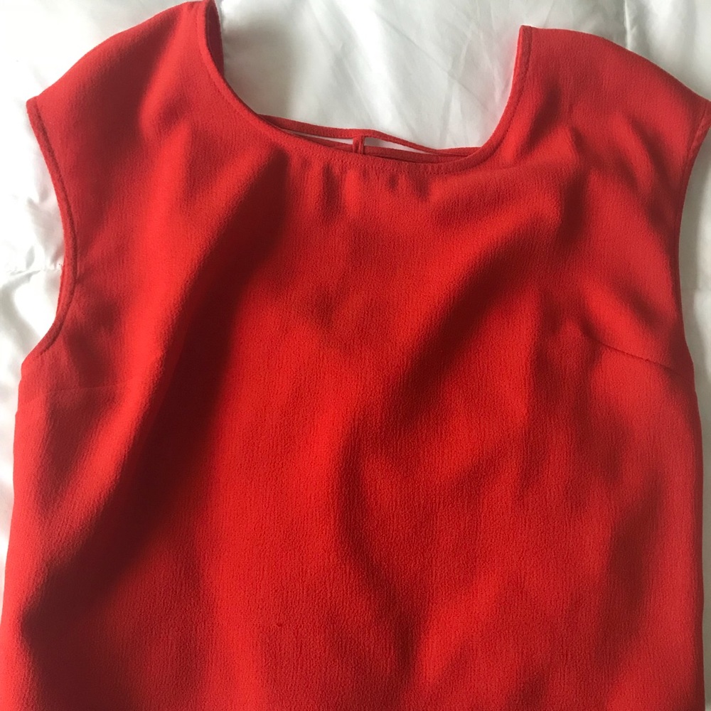 Women cropped top